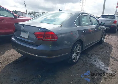 2014 Volkswagen Passat 2.0L Tdi Sel Premium z USA, uszkodzony, nr VIN 1VWCN7A3XEC067756